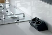 Logo Luisina - cornero - bloc prise d'angle coloris noir 2 prises zen 22p